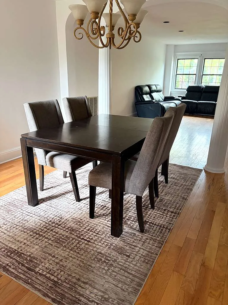 3 bed, 1.5 bath, 2095 sqft, $2,700 — Photo 1