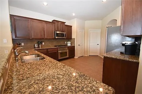 10125 Sailboard Dr — Photo 3