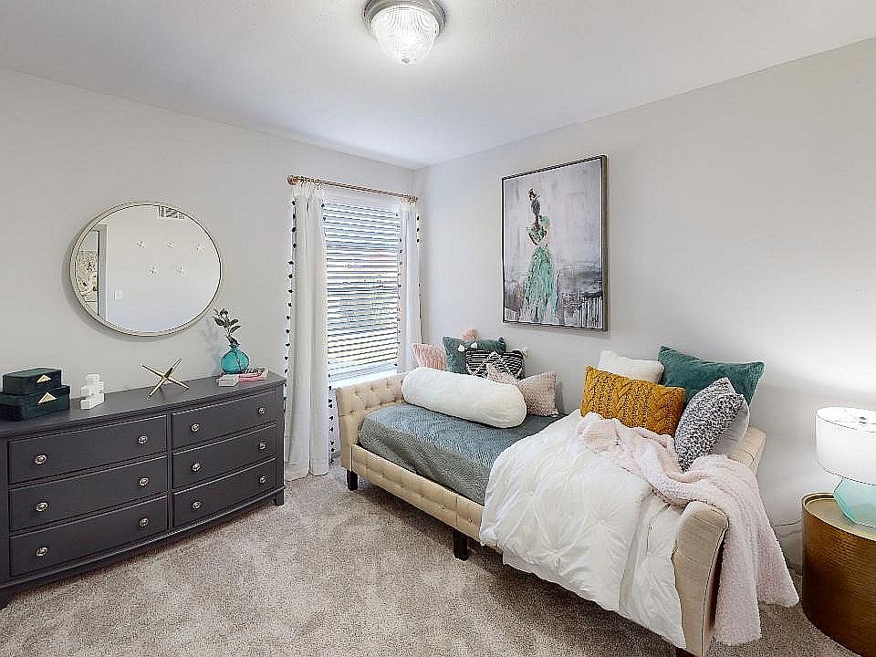 Model Guest Bedroom