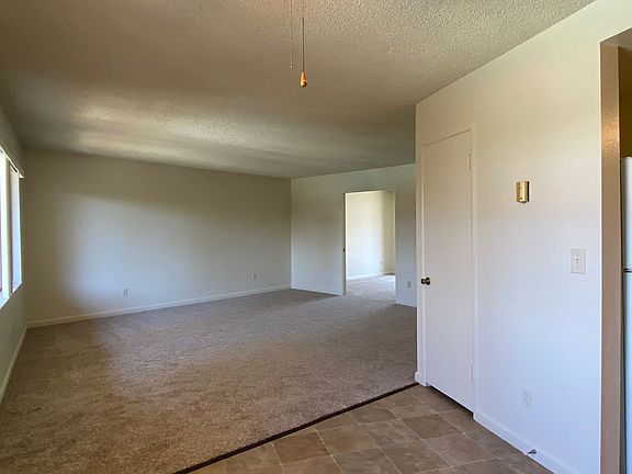 3rd image of 1025 Meadow Lake Dr Unit 16