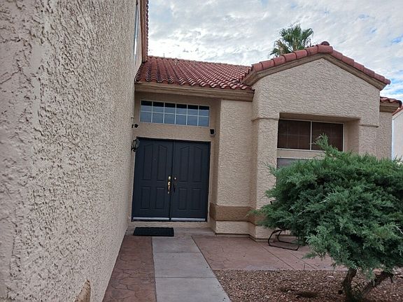 3rd image of 19 Reyburn Dr