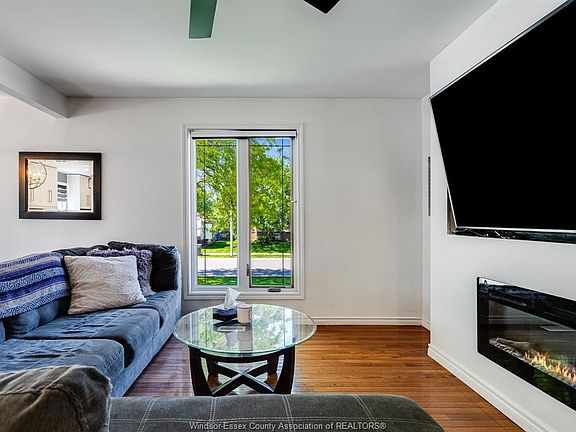 5th image of 1615 Elmwood Ave