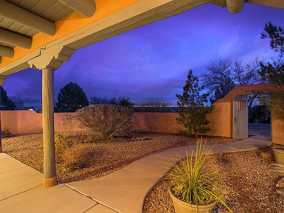 2nd image of 19 Mesquite Pl