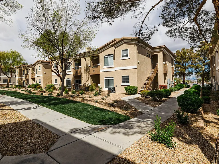 THE CLUBS AT RHODES RANCH APARTMENT HOMES — Photo 30