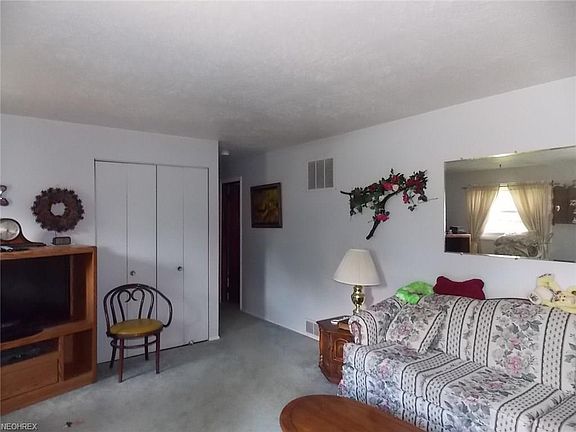 2nd image of 7800 Crestwood Ln