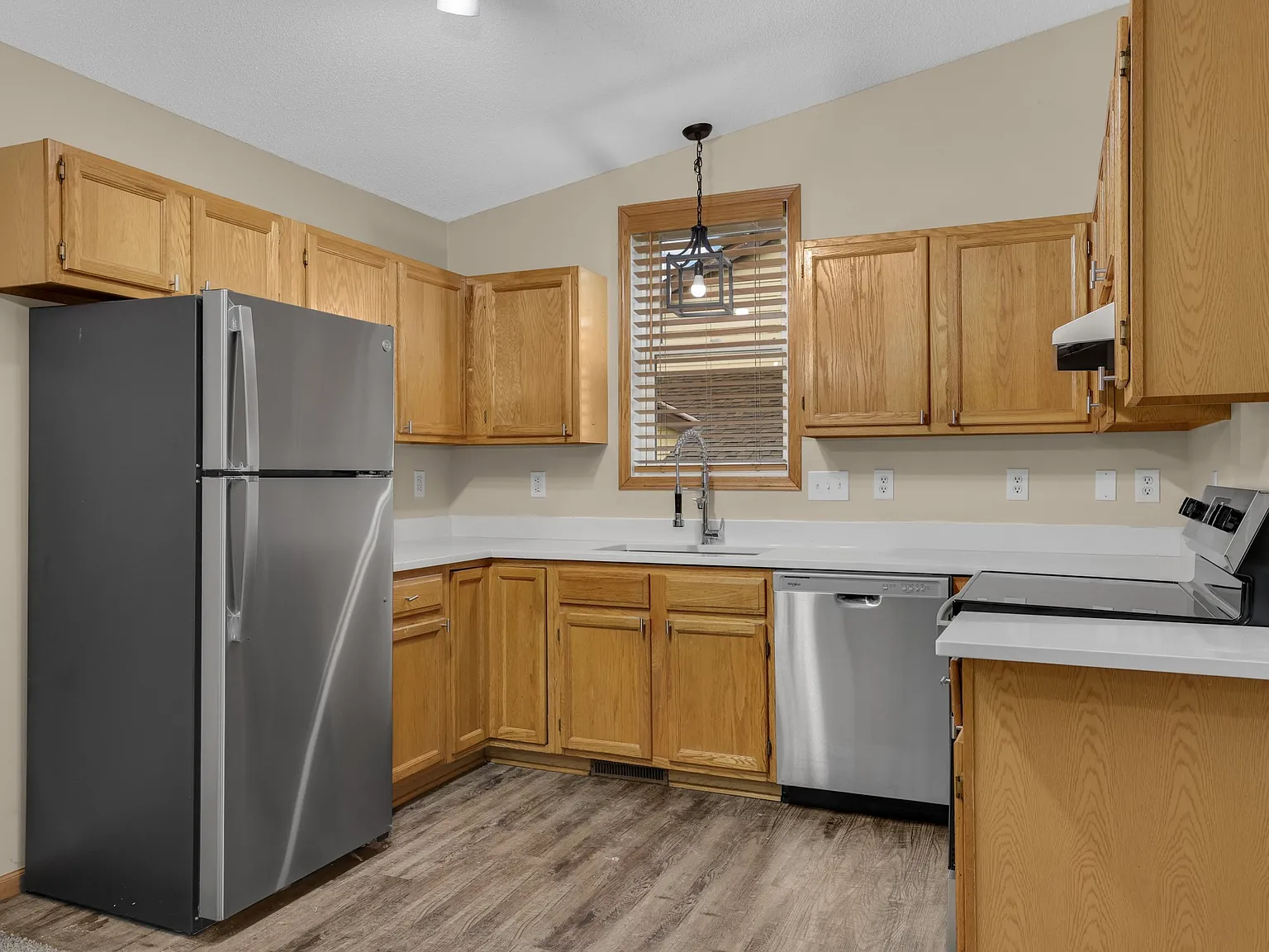 3 bed, 1551 sqft, $2,500 — Photo 2
