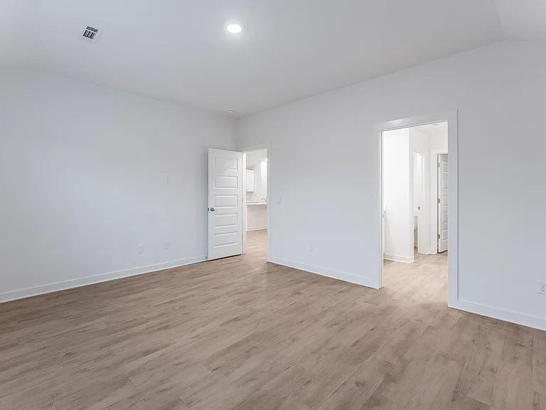 138 S Maroon Ave — Photo 17