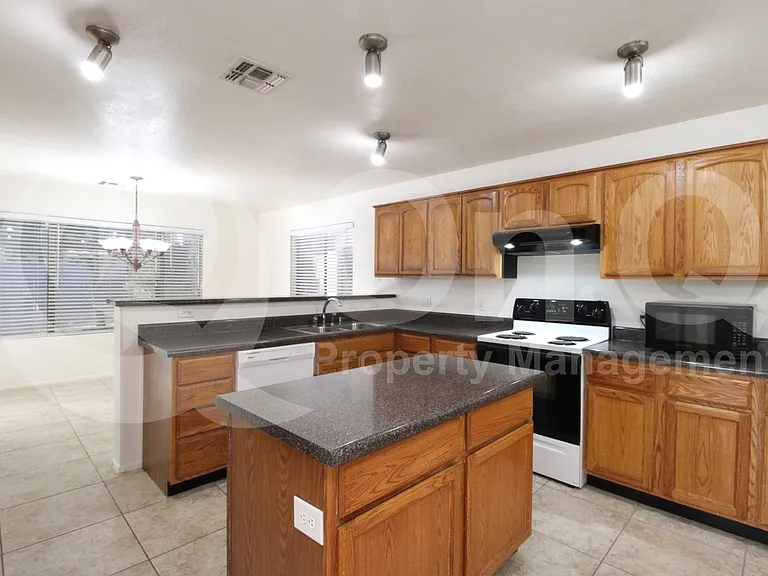 4759 E Lavender Ln — Photo 7