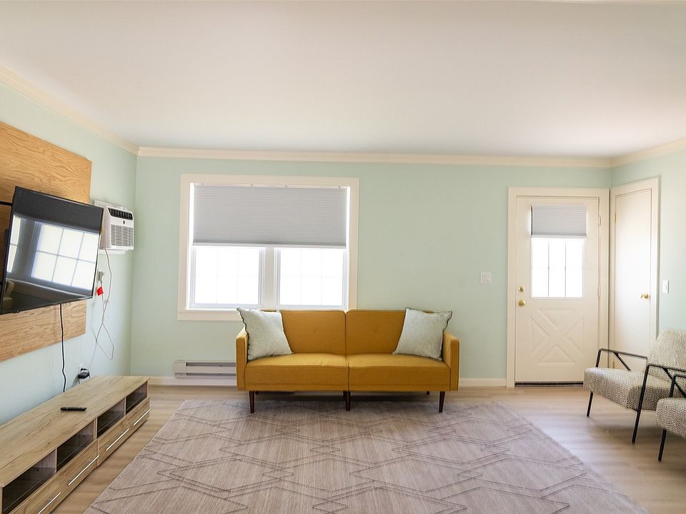 1000 9th St Greenport NY Zillow