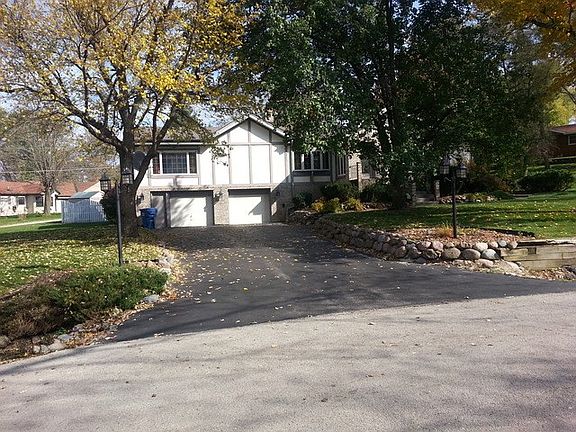 2nd image of 250 Pottawatomie Ln