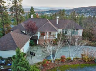 443 Mallory Heights Dr, Grants Pass, OR 97526