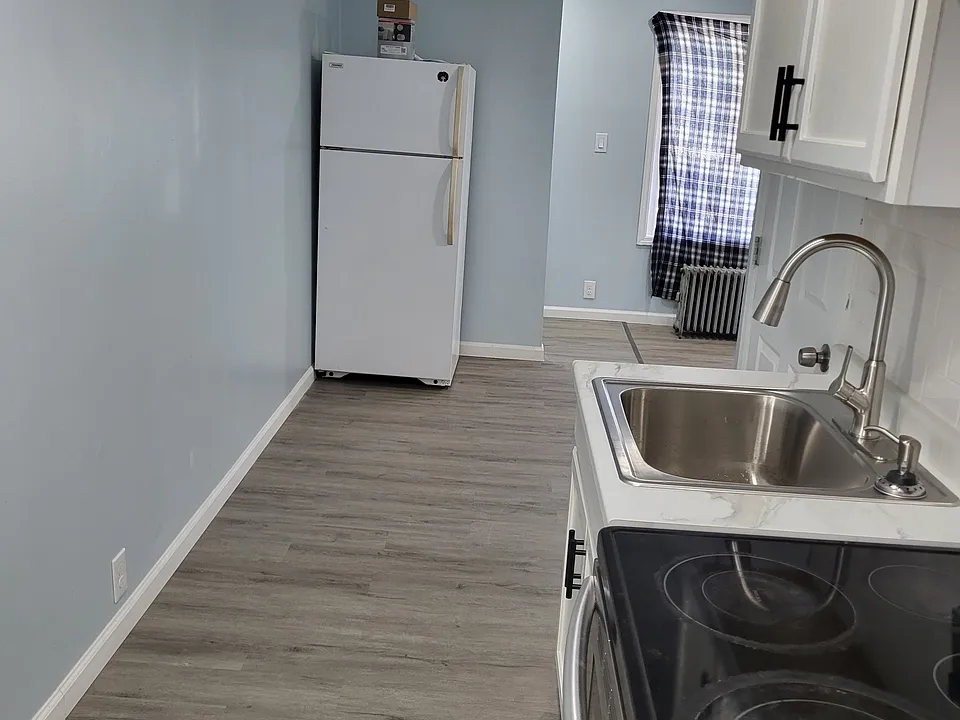 1671 Broadway #1