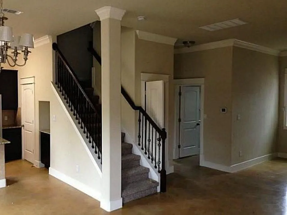 4 bed, 1557 sqft, $3,495 — Photo 2