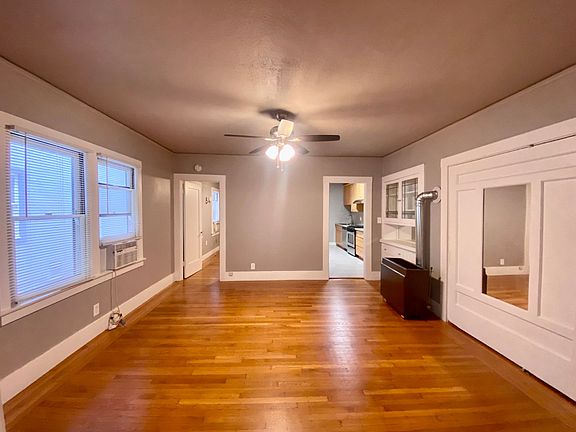 5th image of 920 35th St APT 1