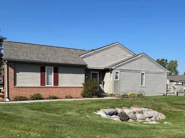4313 Eagle Ln #80, Burton, MI 48519