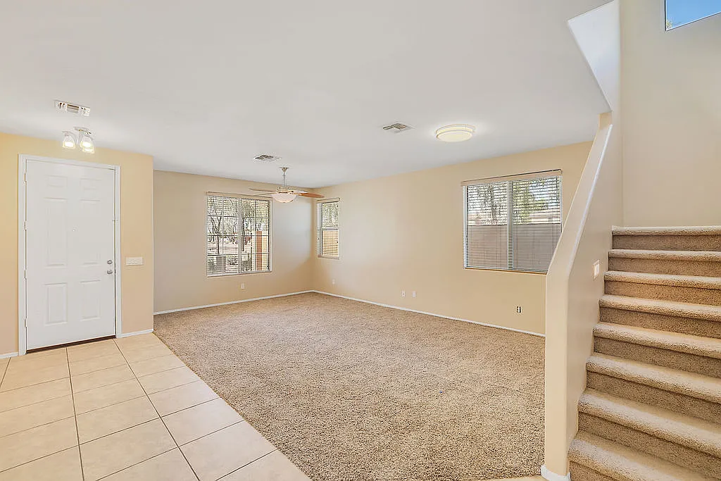 4 bed, 2504 sqft, $2,599 — Photo 4