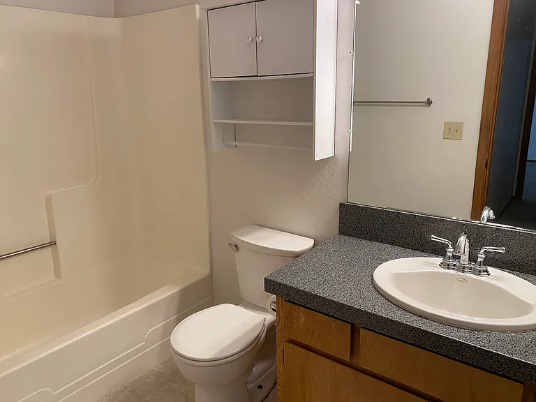 2558 Troy Ct — Photo 13