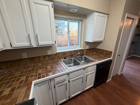 2nd image of 1559 Peacock Pl