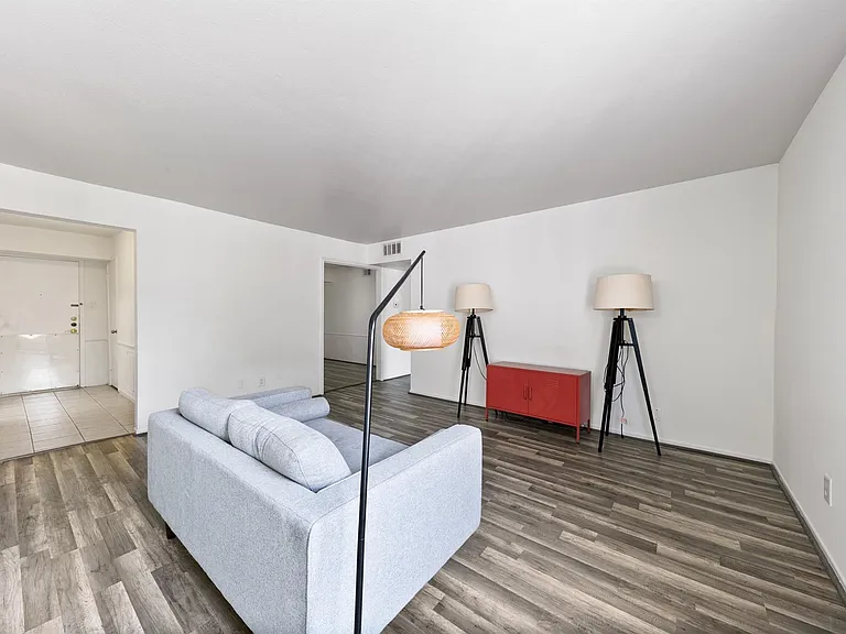 361 N Post Oak Ln #231 — Photo 7