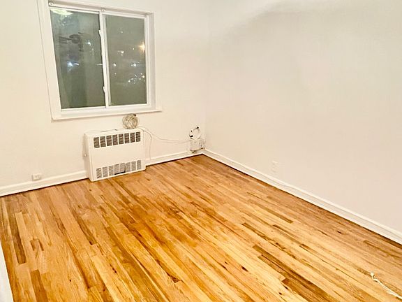 4th image of 226 Bay 48 Pkwy #48