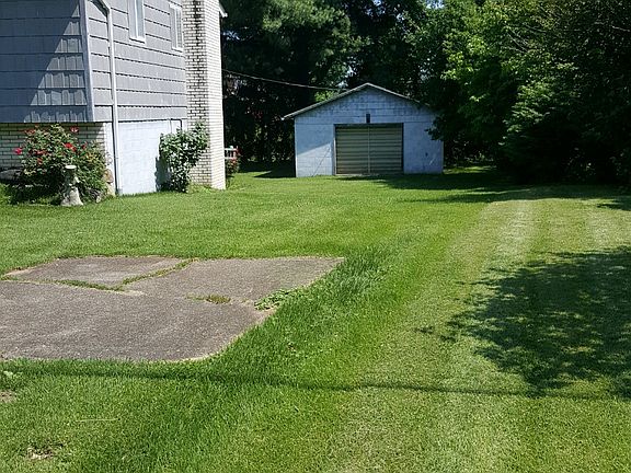 4th image of 49 Oak Acres Cir