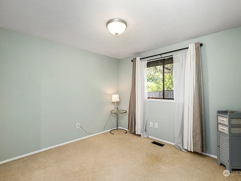 2104 46th St NW — Photo 13
