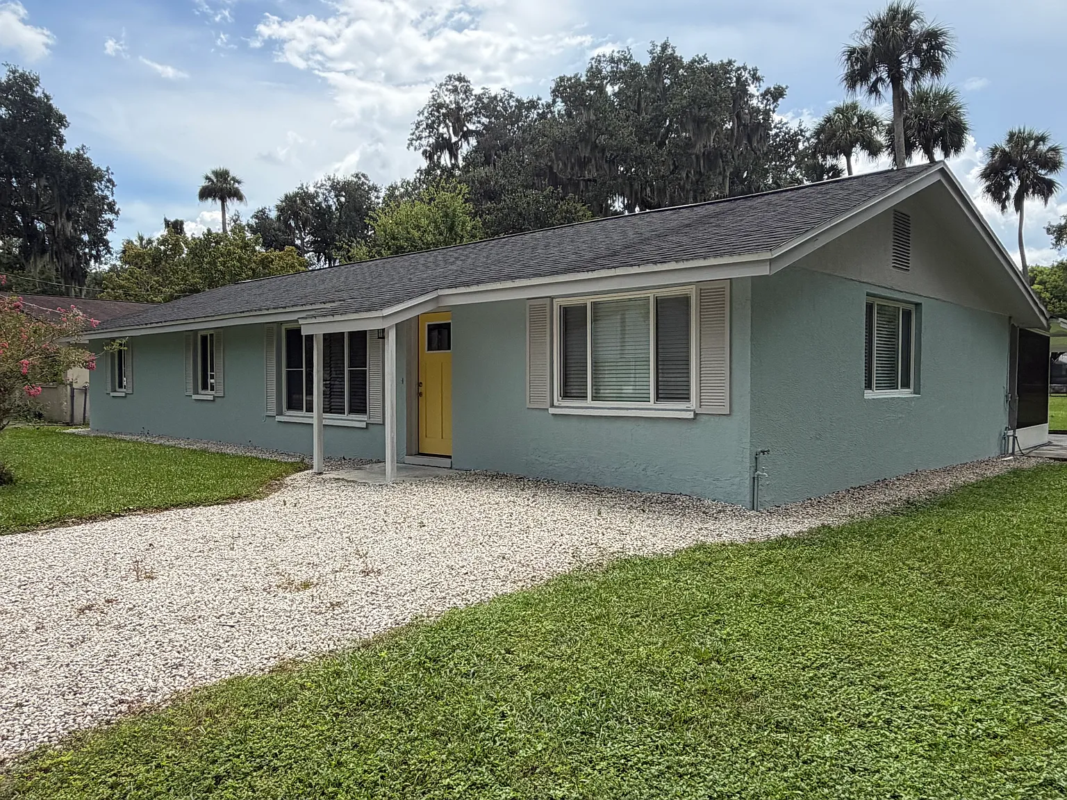 3 bed, 1696 sqft, $2,350 — Photo 1