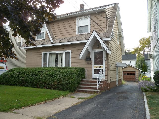 1st image of 40 Lakewood Ter