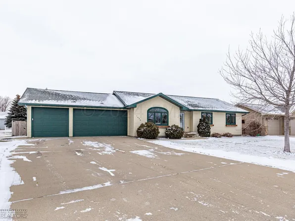 1492 Spruce Dr, Wahpeton, ND 58075