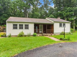 352 Quaker Farms Rd, Oxford, CT 06478
