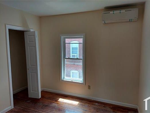 5th image of 74 New Park Ave #2B