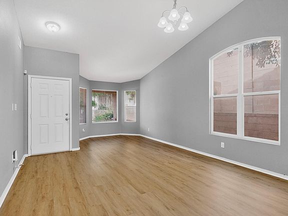 3rd image of 8612 Quail Creek Ct NE