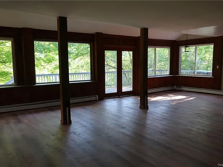 217 Pine Island Tpke — Photo 2