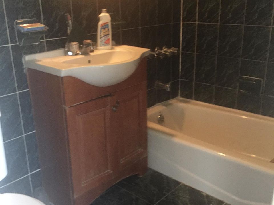 2nd image of 1128 Taylor Ave #2