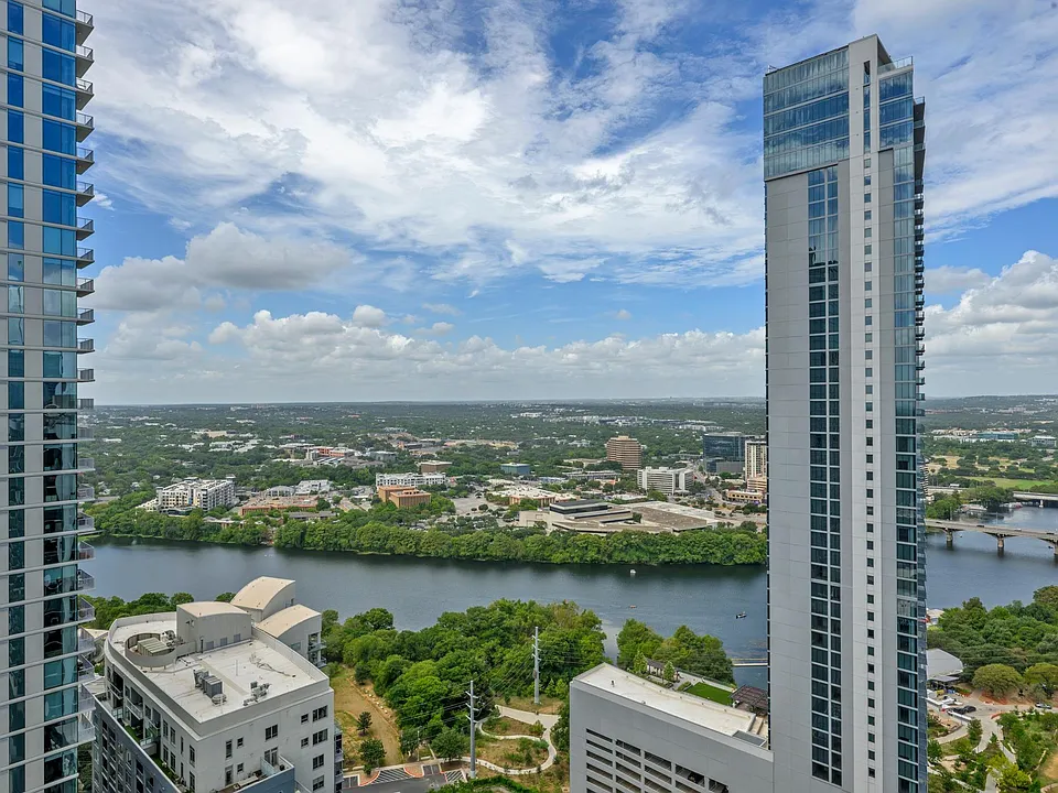 610 Davis St #3303