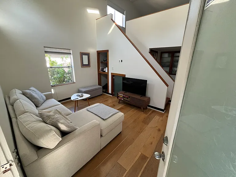 560 Westminster Ave #2 — Photo 3