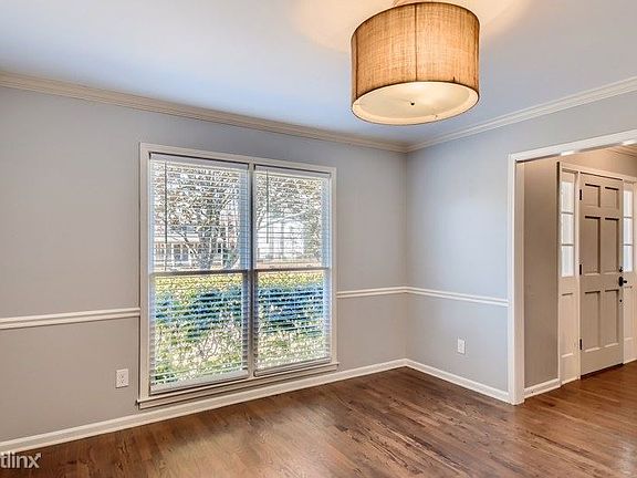 4th image of 224 Creekstone Bnd