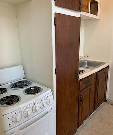 5th image of 538 Saint Peter St APT 204