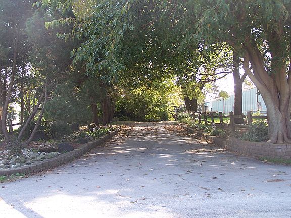 Asphalt drive entrance