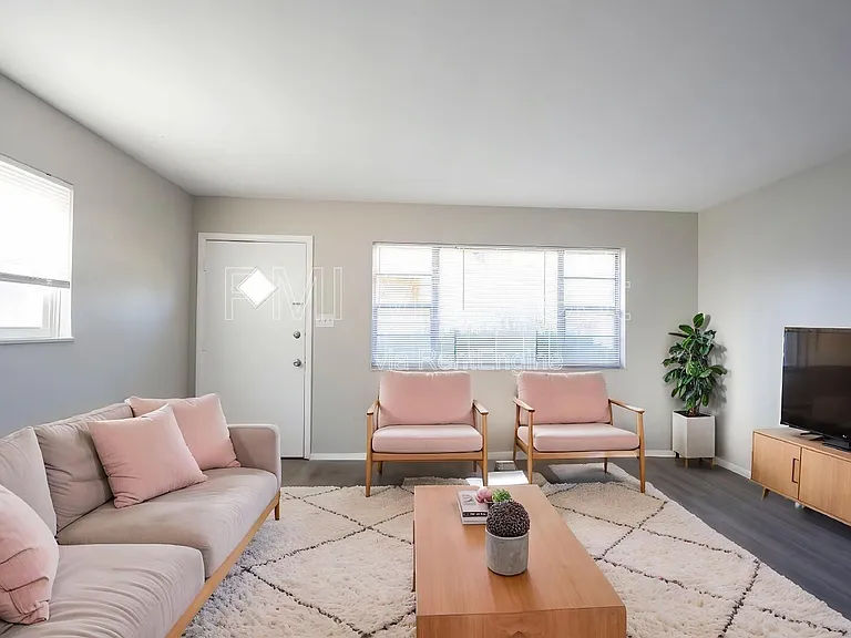 5843 Woodside Dr — Photo 7