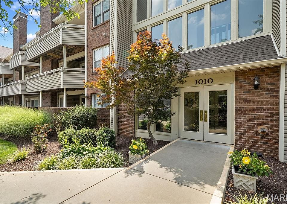 1st image of 1010 Thoreau Ct APT 210