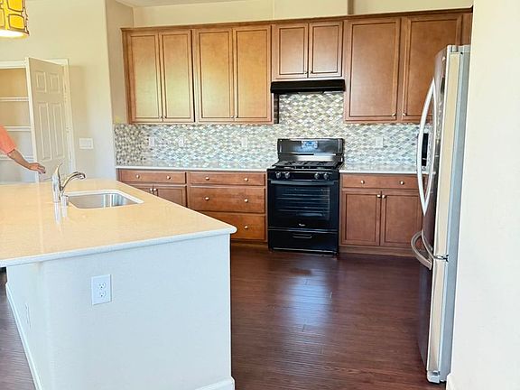 5th image of 706 Topocoba St