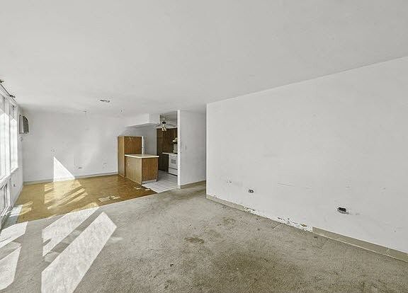 5th image of 1040 Ontario St