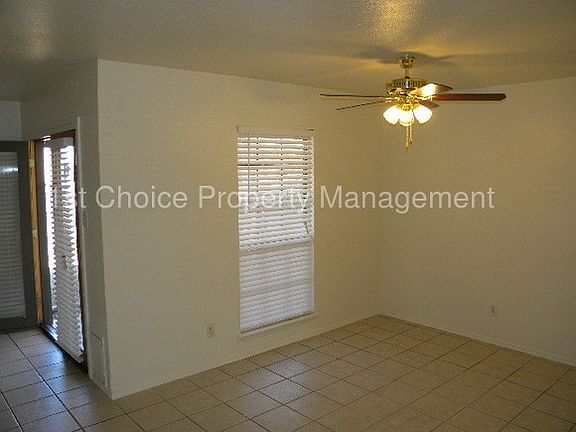 5th image of 4129 Huckleberry Dr