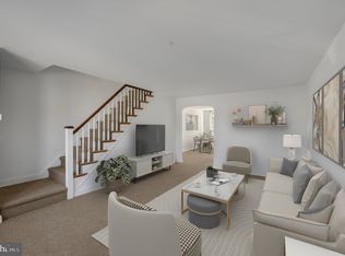 1046 S Lynbrook Rd, Collingdale, PA 19023