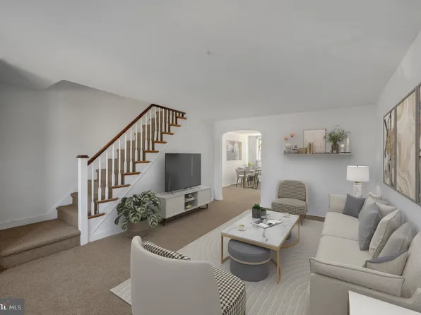 1046 S Lynbrook Rd, Collingdale, PA 19023