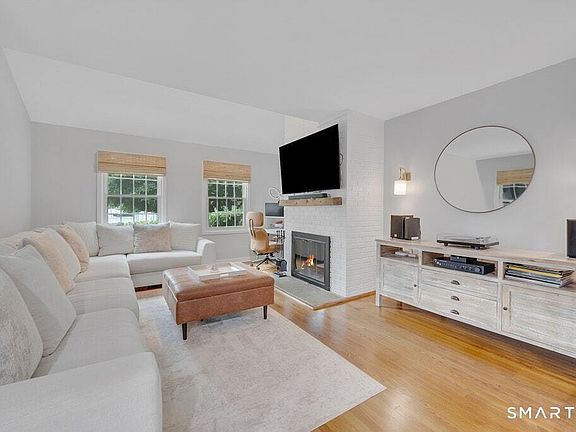 3rd image of 28 Paisley Ln #28
