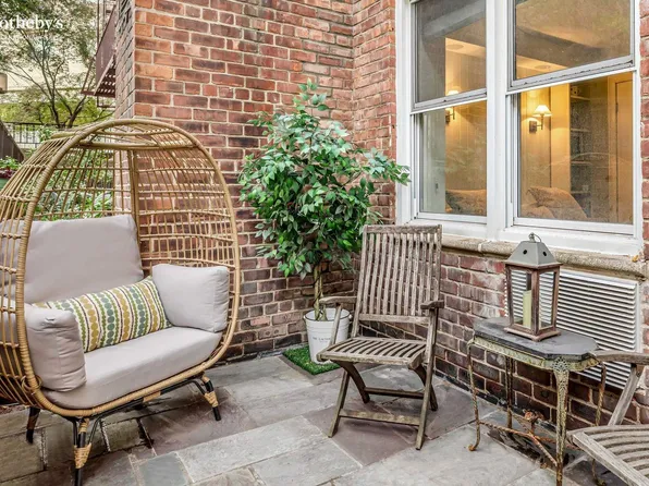 64 East 94th Street image 1 of 10