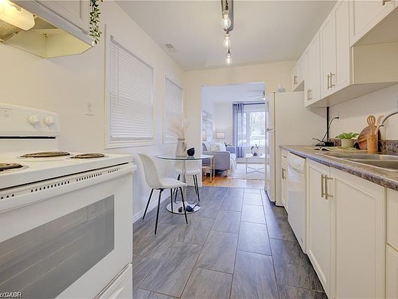 3rd image of 73 E 33rd St