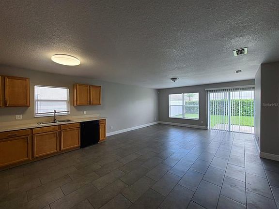 3rd image of 925 Windrose Dr